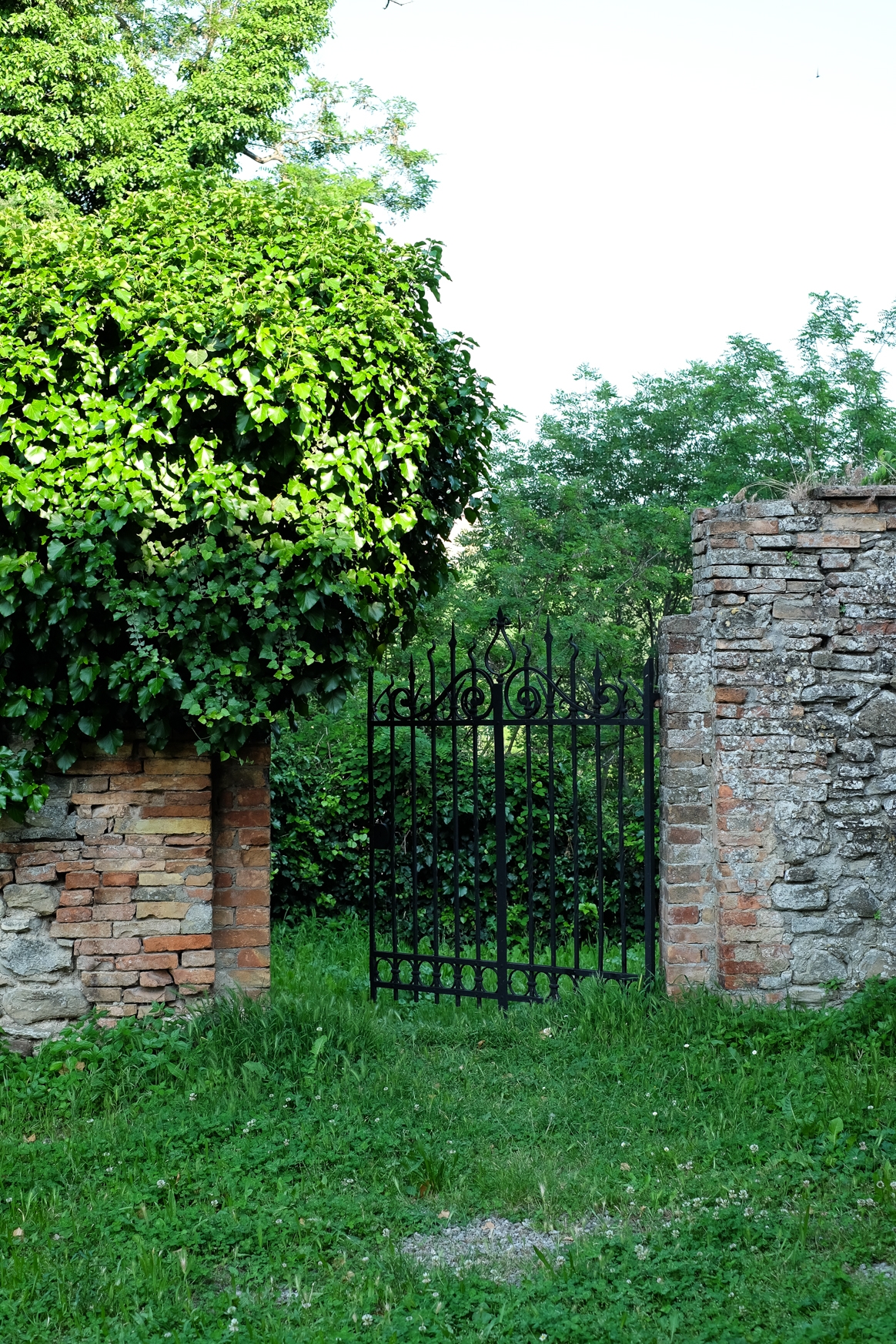 Levizzano Castle