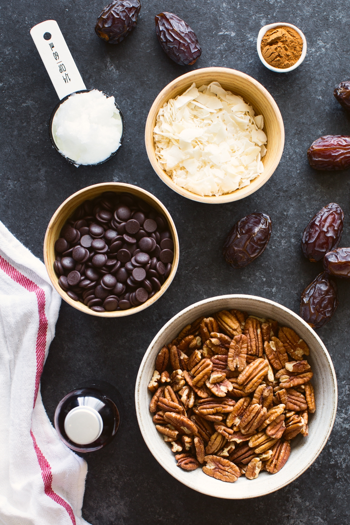 Date, Pecan and Coconut Bites Ingredients