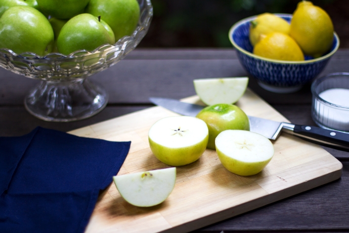 Sliced Green Apples