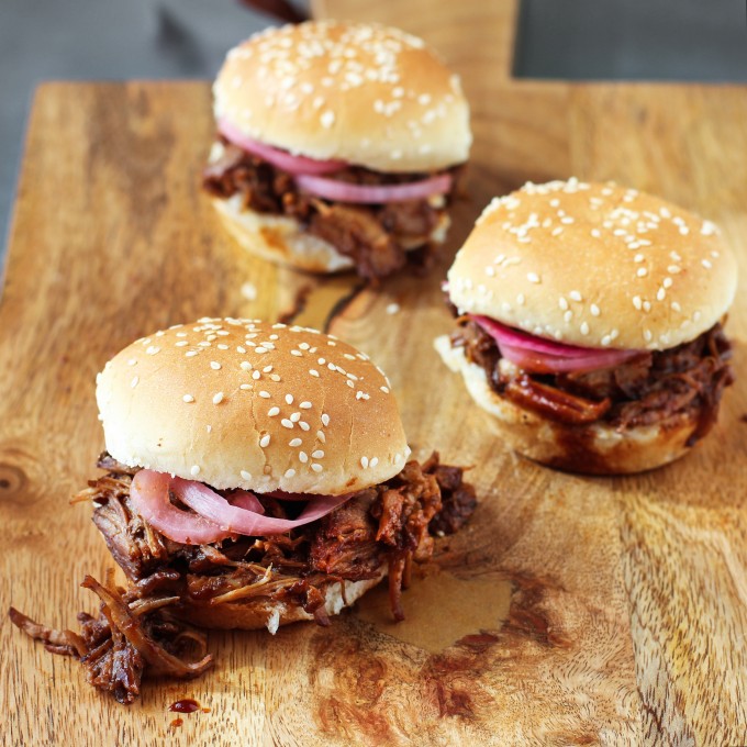 Slow Cooker Pulled Pork Sandwiches